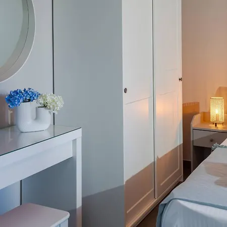 Apartamento Cozy 1-bedroom Boutique With A Patio