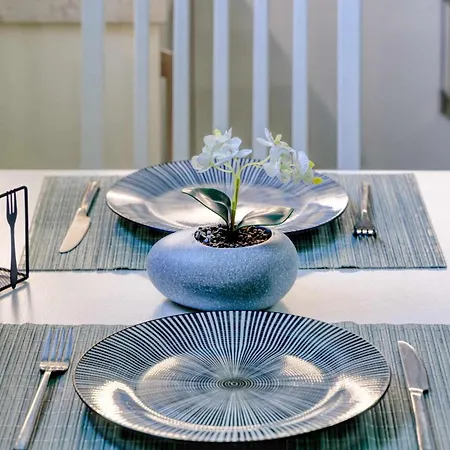 Διαμέρισμα Cozy 1-bedroom Boutique With A Patio
