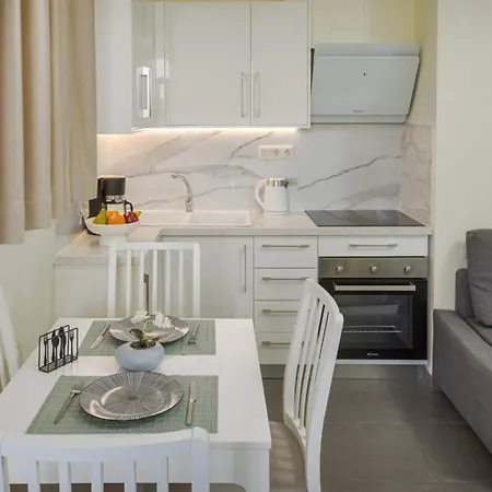 Cozy 1-bedroom Boutique With A Patio Ηράκλειο Κρήτης