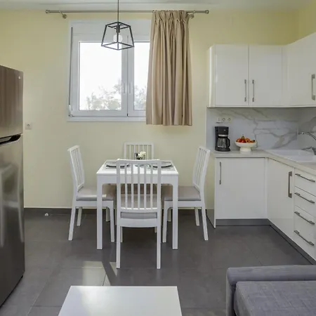 Cozy 1-bedroom Boutique With A Patio Apartment Heraklion (Crete)