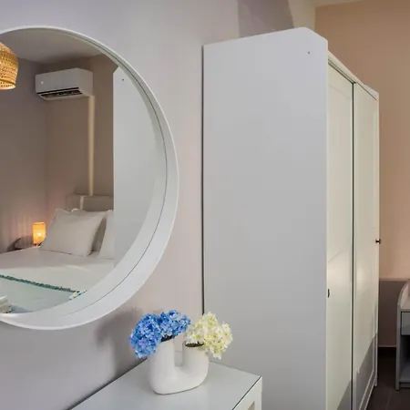 Apartment Cozy 1-bedroom Boutique With A Patio *