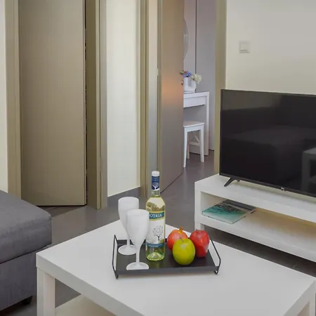 Cozy 1-bedroom Boutique With A Patio Heraklion (Crete)