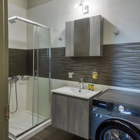 Cozy 1-bedroom Boutique With A Patio Heraklion (Crete)